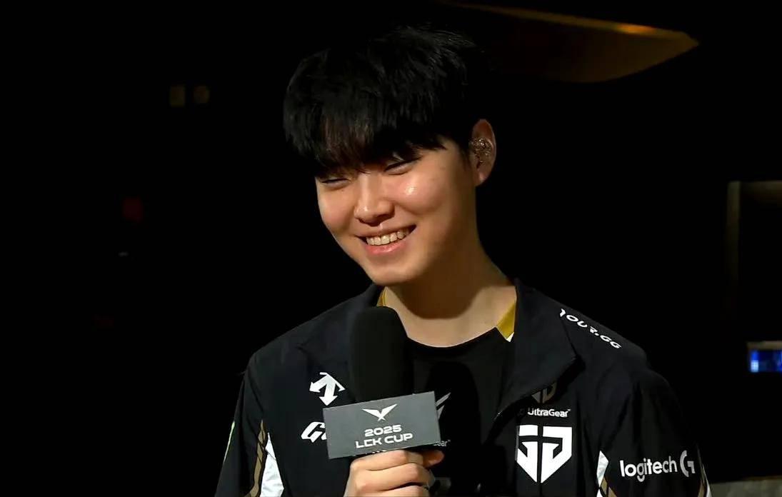 开云体育-HLE血洗TL，Chovy完成史诗逆转强强对话四强赛，引爆全场热议