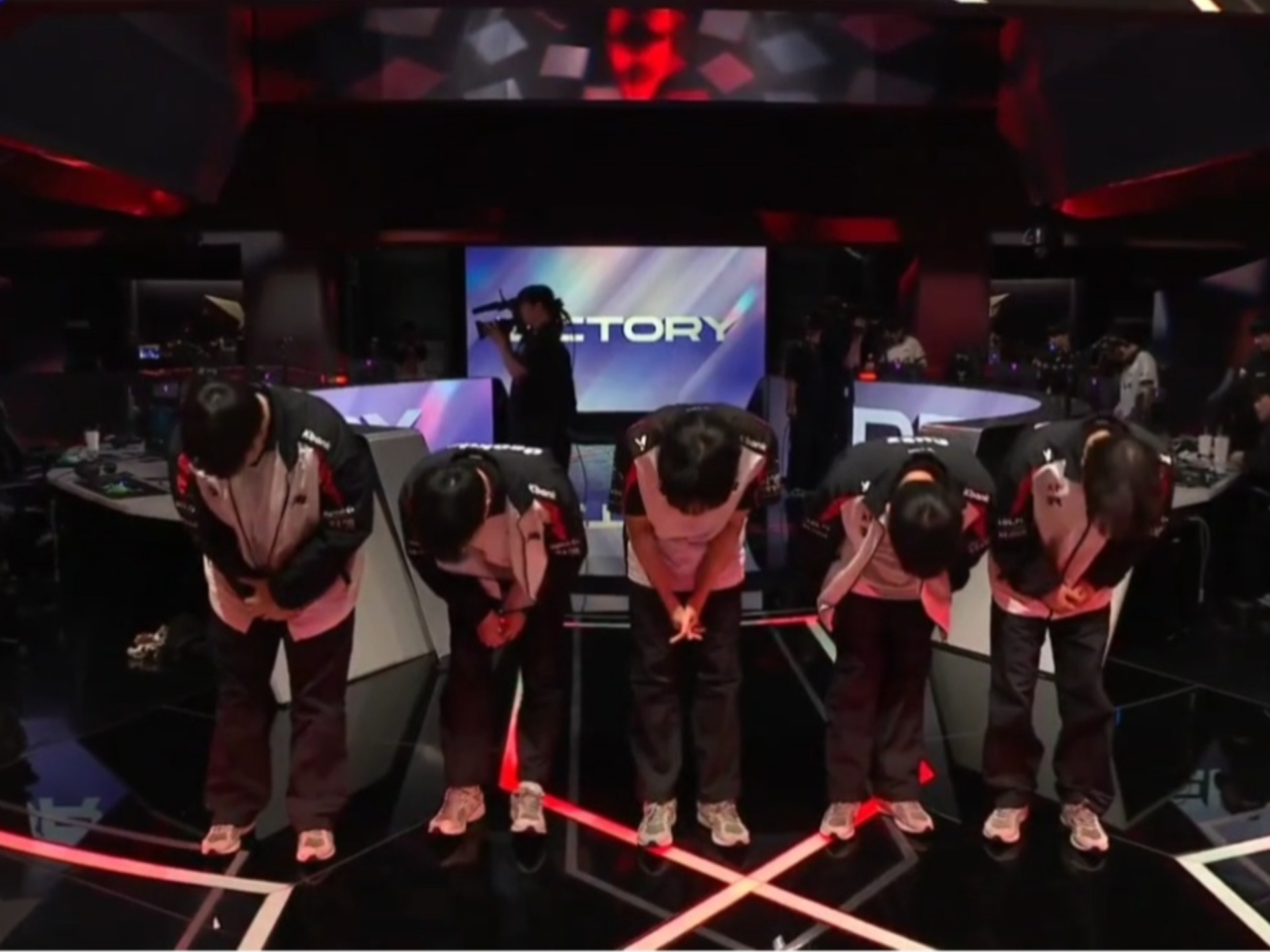 包含DFM力克KT,Oner打出惊人五杀峡谷大战淘汰赛,成为赛场最大亮点的词条 包含DFM力克KT,Oner打出惊人五杀峡谷大战淘汰赛,成为赛场最大亮点的词条