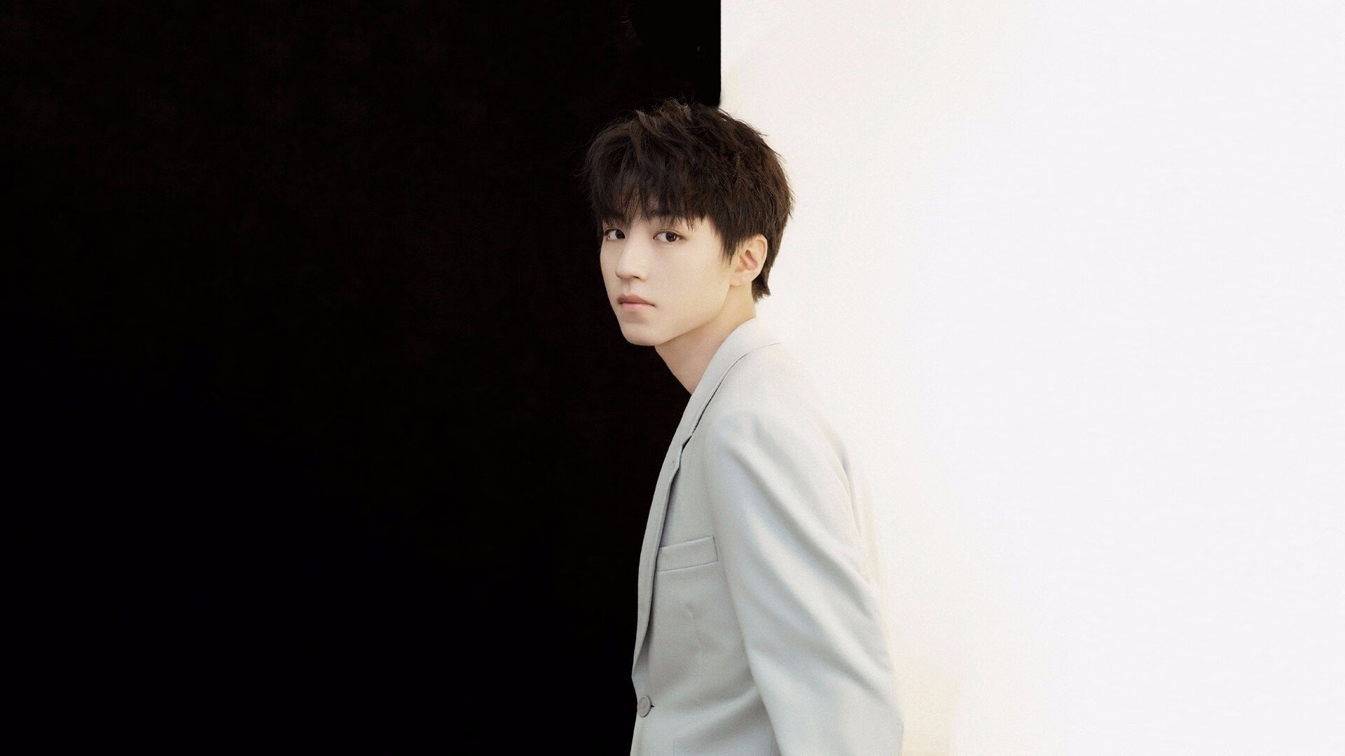 开云平台-魔术队强势晋级篮网之战，德罗赞成全场焦点，一场逆转与荣耀的史诗对决