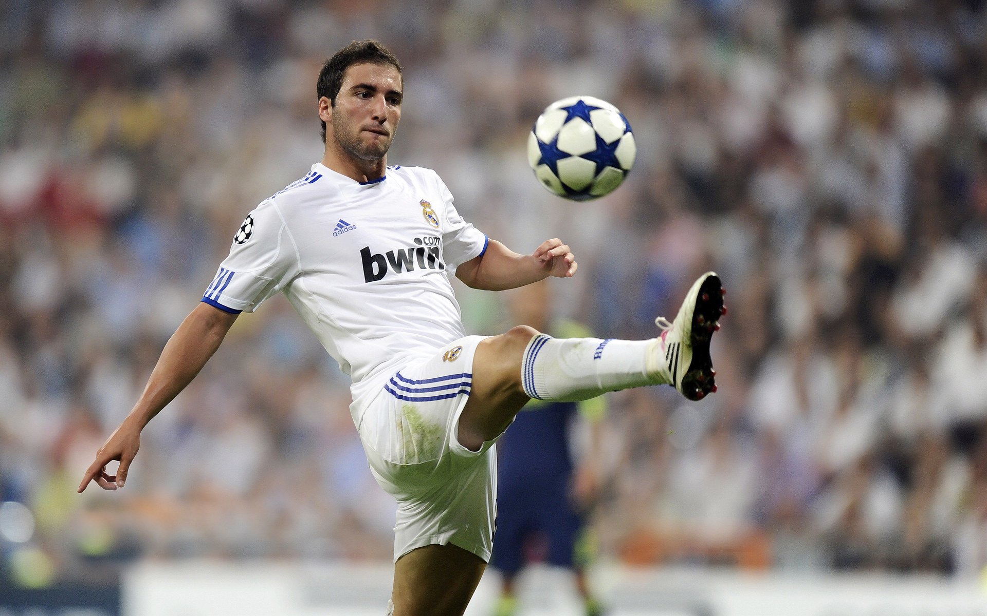 奥运足球风云，阿尔及利亚强势淘汰沙特，佩德里关键战独揽大局，新生代崛起重塑格局