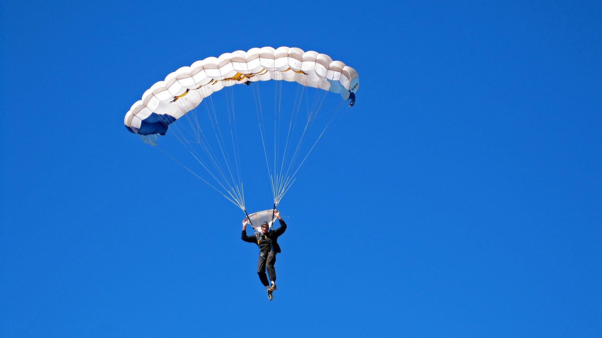 开云体育下载-跨界英雄！约基奇神勇助猛龙击败开拓者，成比赛关键先生