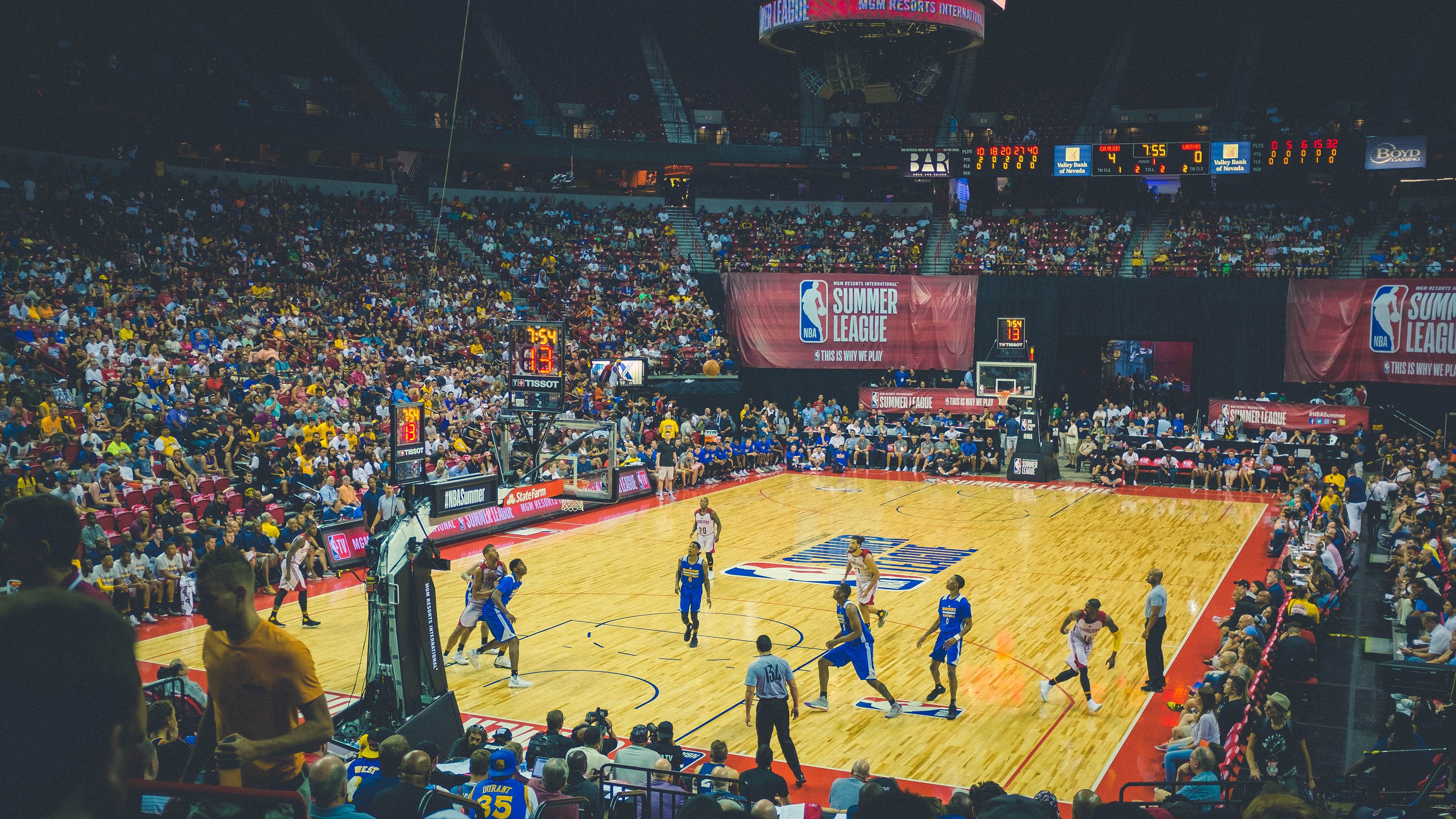 杰伦格林狂暴40+撕碎热火防线！快船加时鏖战显冠军相，一战暴露两大赢球逻辑